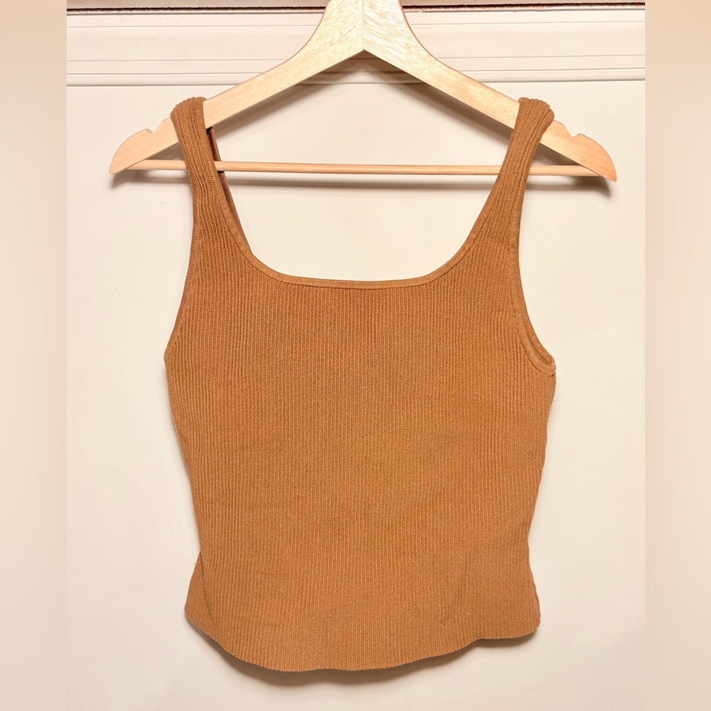 ARITZIA BABATON SCULPT TANK in constant caramel